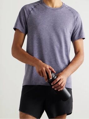 Men’s Lululemon T Shirt, Size Large